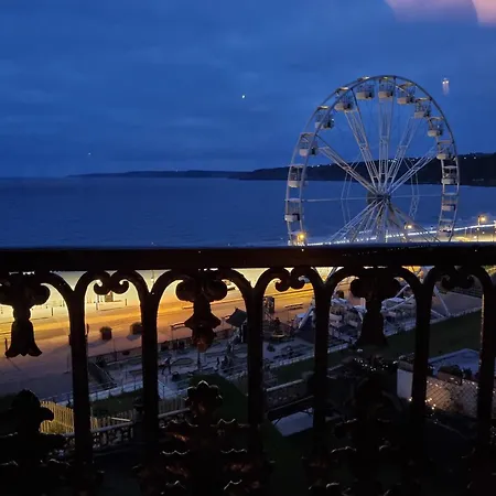 アパート The Seahome スカーバラ