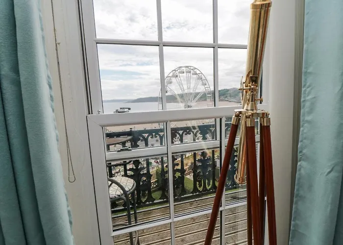 The Seahome * スカーバラ